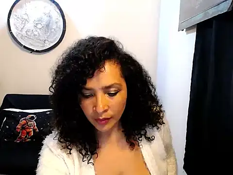 Snapshot of Nerea_Boolsara8 chatting on 04.28.26 Nerea Boolsara8 online show from 04.28.26