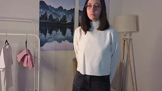 Snapshot of DoraWhitrock chatting on 02.22.26 DoraWhitrock online show from 02.22.26