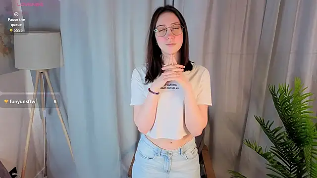 DoraWhitrock online show from 03.24.26