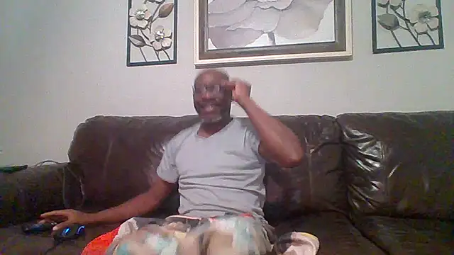 Snapshot of TerryStyles chatting on 05.30.26 TerryStyles online show from 05.30.26