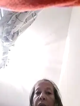 Snapshot of Gatitamiau40 chatting on 04.11.26 Gatitamiau40 online show from 04.11.26