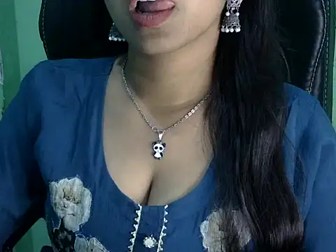 cute momo love online show from 03.31.26