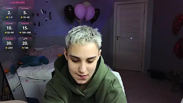 LuxuryLoverss online show from 03.25.26