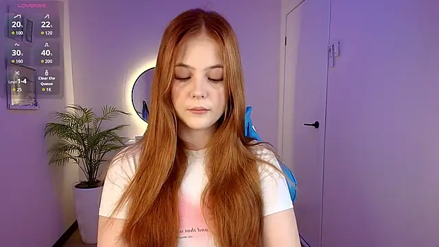 Elle Funning online show from 03.26.26