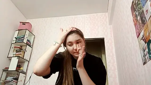Snapshot of JanineThielman chatting on 05.23.26 JanineThielman online show from 05.23.26