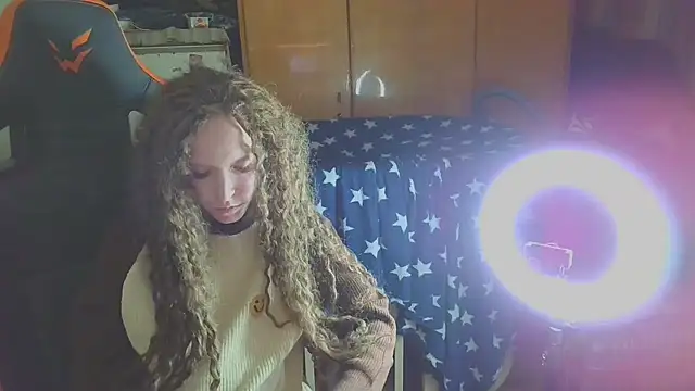 Snapshot of alicealiceW chatting on 02.22.26 alicealiceW online show from 02.22.26