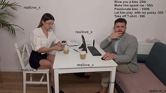 Snapshot of RealLoveX chatting on 02.24.26 RealLoveX online show from 02.24.26