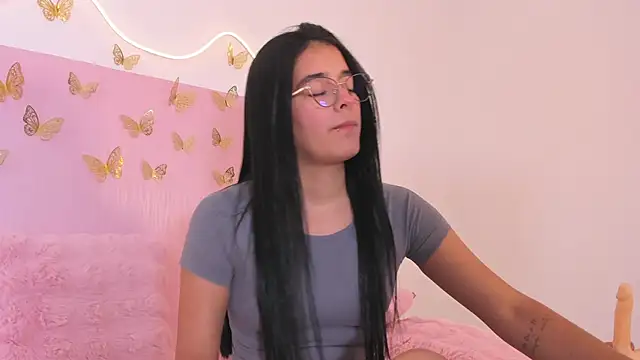 Isaa-queen online show from 04.15.26