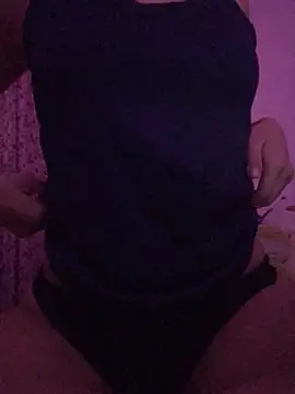 eemilyy22 online show from 02.25.26