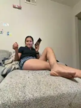 Snapshot of celenia chatting on 02.27.26 celenia online show from 02.27.26