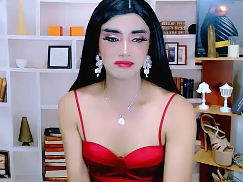 Queeny Cassandra online show from 05.13.26