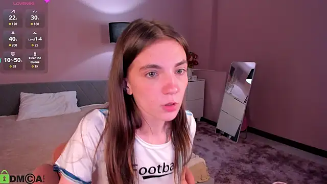 Snapshot of Ella_Fex chatting on 06.10.26 Ella Fex online show from 06.10.26