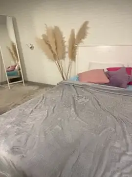 Anna Gilbert online show from 04.11.26