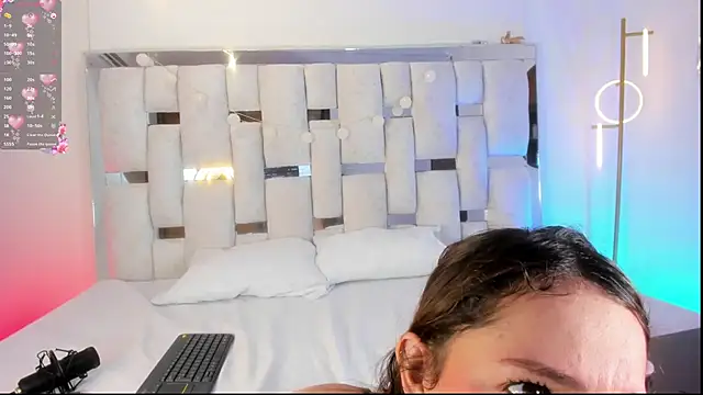 Snapshot of HecateCorvin chatting on 02.26.26 HecateCorvin online show from 02.26.26