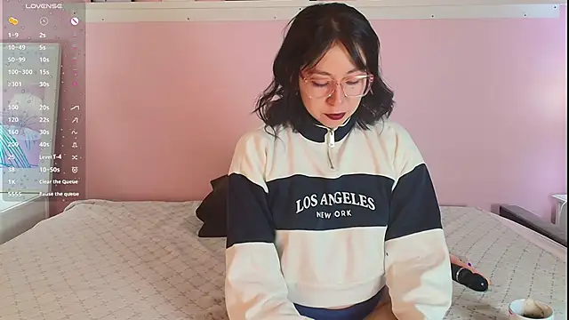 Snapshot of Abigailladyy chatting on 06.22.26 Abigailladyy online show from 06.22.26