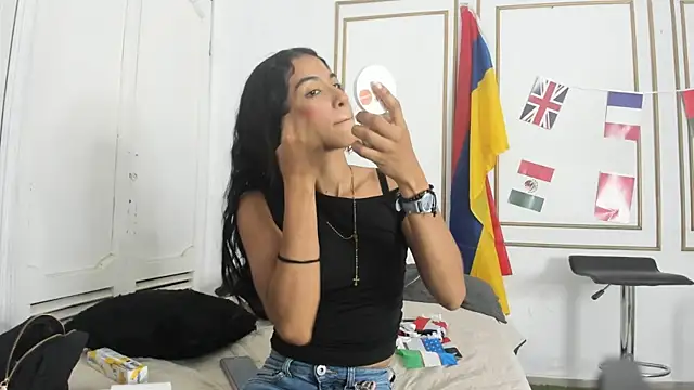 Snapshot of emily_gaviria1 chatting on 06.16.26 emily gaviria1 online show from 06.16.26