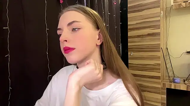 Snapshot of PollyDream chatting on 03.01.26 PollyDream online show from 03.01.26