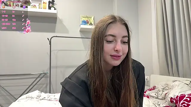 Snapshot of selena_favn chatting on 06.13.26 selena favn online show from 06.13.26
