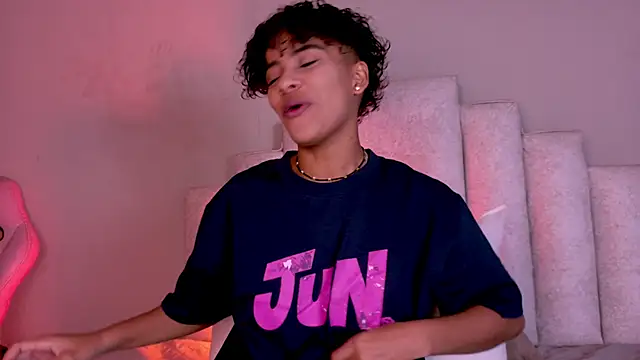 BeckaBlue online show from 04.18.26