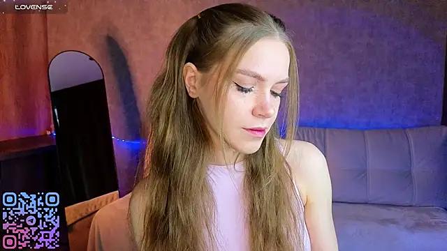 Snapshot of melee_eva chatting on 04.15.26 melee eva online show from 04.15.26