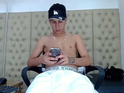 Snapshot of Hollmanhot chatting on 03.04.26 Hollmanhot online show from 03.04.26