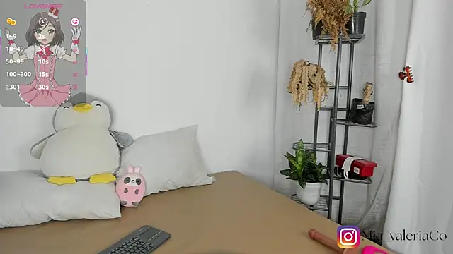 Snapshot of Mia-Valeria- chatting on 06.11.26 Mia-Valeria- online show from 06.11.26
