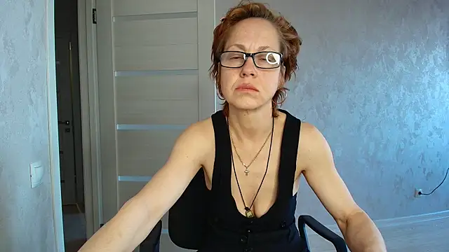 LioraWeiss online show from 04.17.26