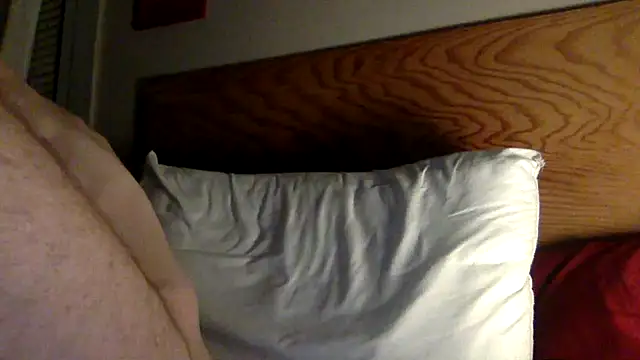 Snapshot of max11xlv2 chatting on 02.28.26 max11xlv2 online show from 02.28.26