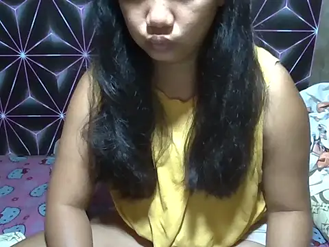 Snapshot of Flowerbebe chatting on 04.18.26 Flowerbebe online show from 04.18.26