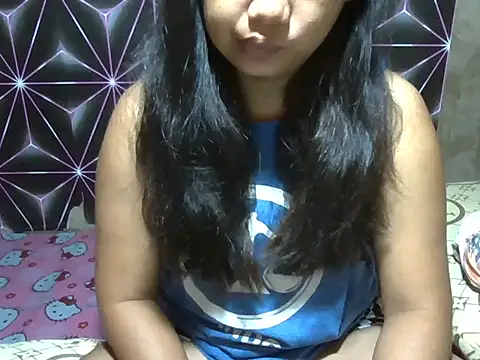 Snapshot of Flowerbebe chatting on 04.19.26 Flowerbebe online show from 04.19.26