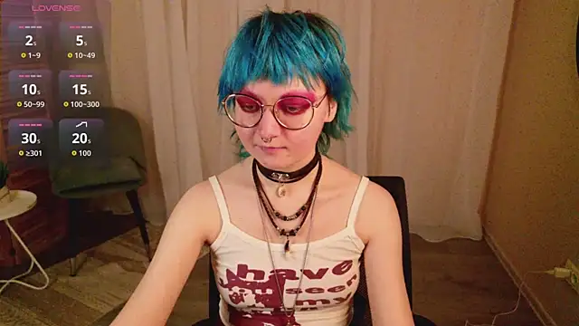Snapshot of powderofgun chatting on 06.06.26 powderofgun online show from 06.06.26