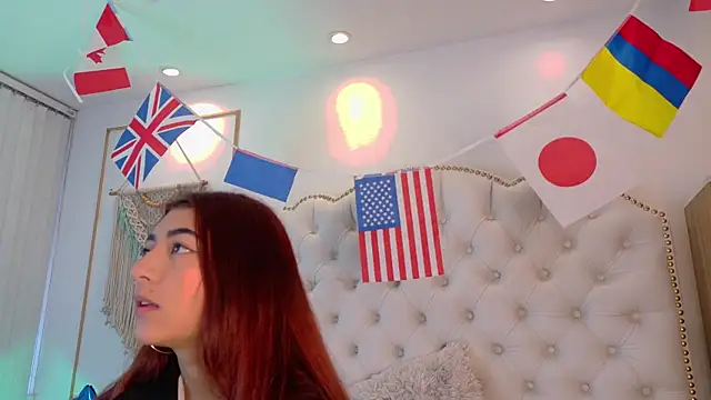 Snapshot of Sara_funy chatting on 06.25.26 Sara funy online show from 06.25.26