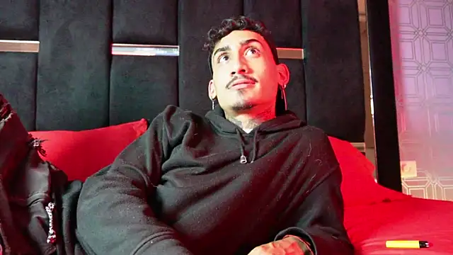 Snapshot of Dark_Eros_ chatting on 04.10.26 Dark Eros online show from 04.10.26