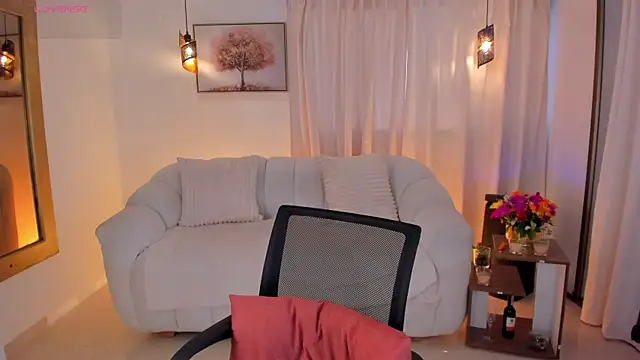 Snapshot of IsabellaLux_ chatting on 03.28.26 IsabellaLux online show from 03.28.26