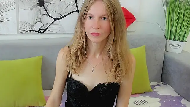 Snapshot of Mira_XOo chatting on 07.20.26 Mira XOo online show from 07.20.26