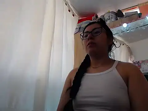 Snapshot of Marian_ballesteros chatting on 04.27.26 Marian ballesteros online show from 04.27.26