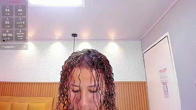Snapshot of LESLYSIMPSON chatting on 05.23.26 LESLYSIMPSON online show from 05.23.26