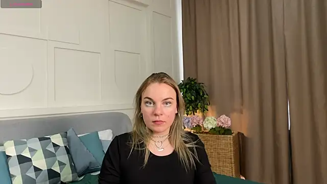 Glow Margo online show from 03.02.26