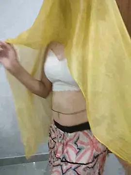 Snapshot of NeetuKumri chatting on 06.19.26 NeetuKumri online show from 06.19.26