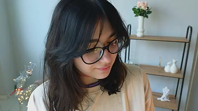 Snapshot of Bell_Menis chatting on 03.22.26 Bell Menis online show from 03.22.26