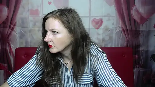 Snapshot of MeganPirs chatting on 07.14.26 MeganPirs online show from 07.14.26