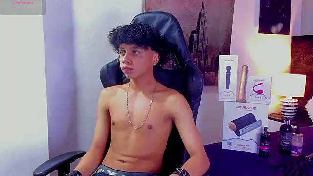 Snapshot of Taylor_Black_01 chatting on 02.25.26 Taylor Black 01 online show from 02.25.26