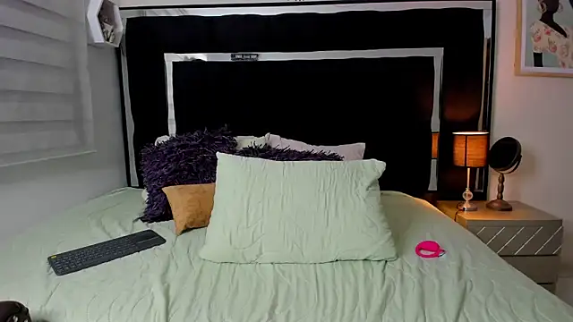 Tiana moon online show from 05.15.26