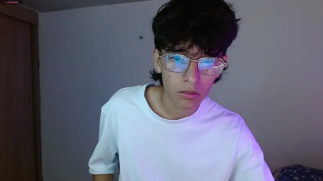 Snapshot of noah_millerx chatting on 05.26.26 noah millerx online show from 05.26.26