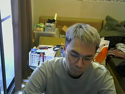 Snapshot of silverwolfwoof chatting on 03.13.26 silverwolfwoof online show from 03.13.26