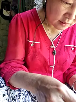 Snapshot of phay79 chatting on 05.14.26 phay79 online show from 05.14.26