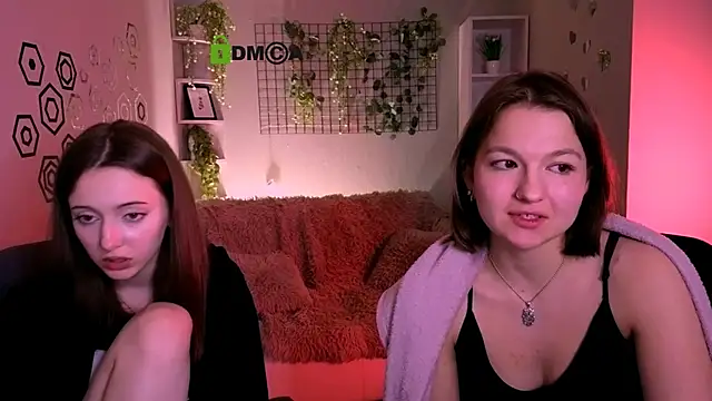 Snapshot of chloe_ley chatting on 05.19.26 chloe ley online show from 05.19.26
