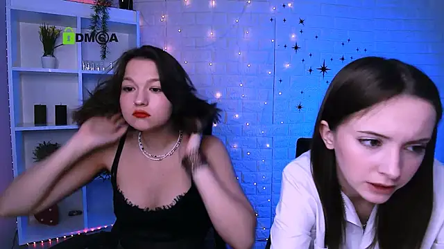 Snapshot of chloe_ley chatting on 06.18.26 chloe ley online show from 06.18.26