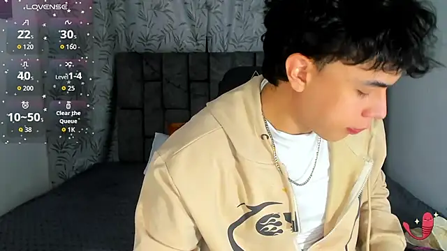 Snapshot of Dantekent chatting on 06.22.26 Dantekent online show from 06.22.26