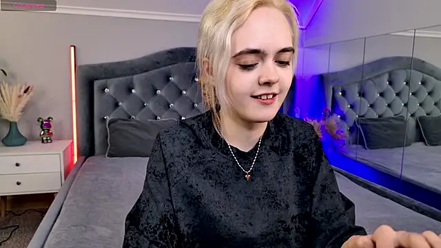 Bambi Bloom online show from 03.02.26